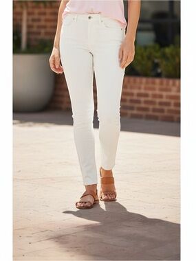 BLANKNYC The Bond‎ Mid-Rise Skinny Jeans, Color Optic White, Size 26
